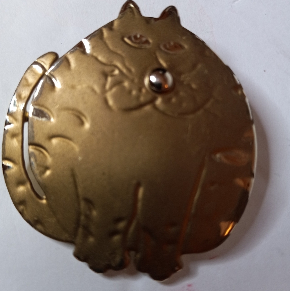 Gold Tone Cat Brooch